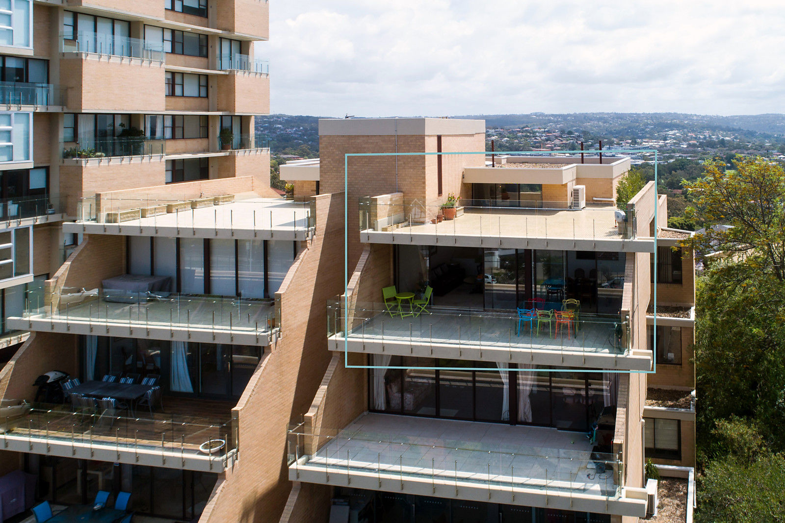 4d/10 Hilltop Crescent