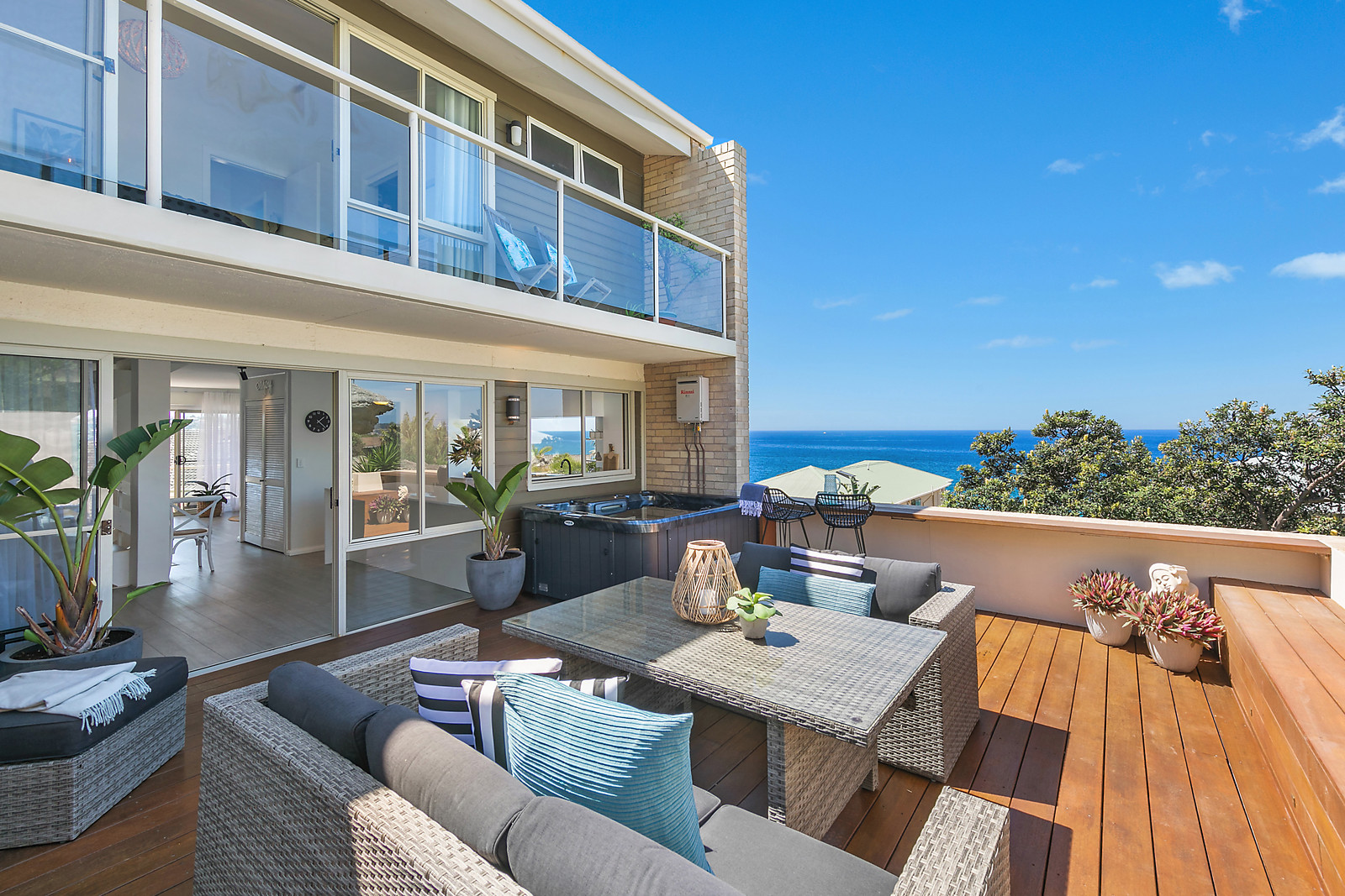 15/2-4 Beach Street