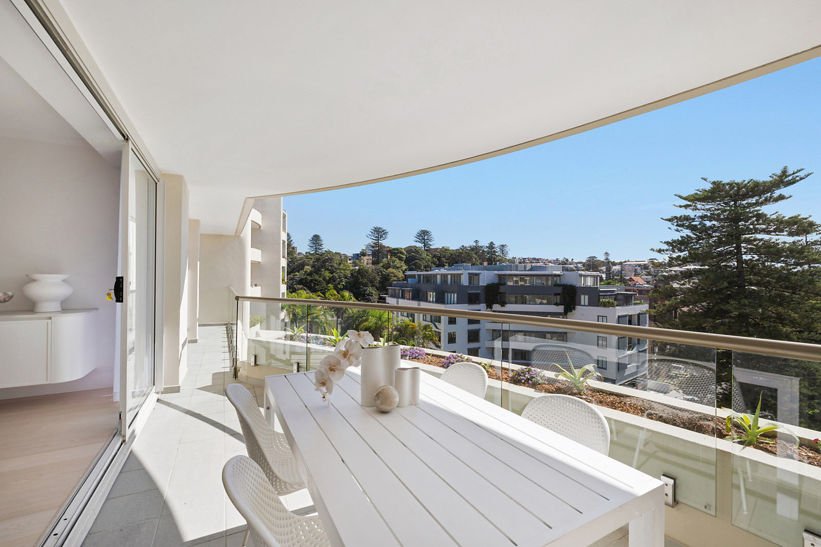 601/54-68 West Esplanade, Manly featured