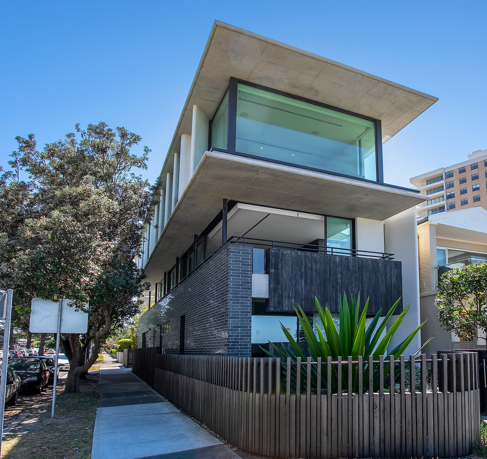 121 North Steyne, Manly featured