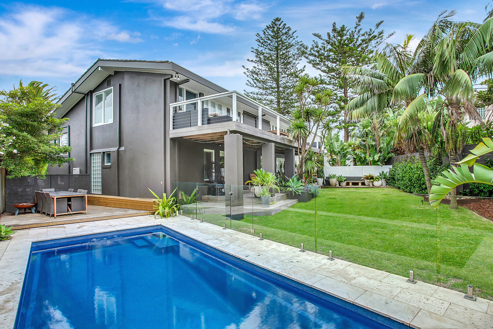 28 Ian Avenue, North Curl Curl featured
