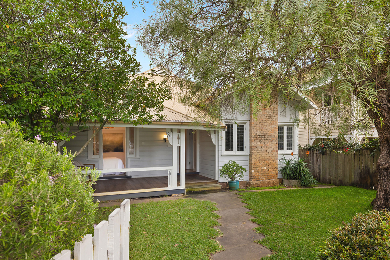31 Alexander Street, Manly featured
