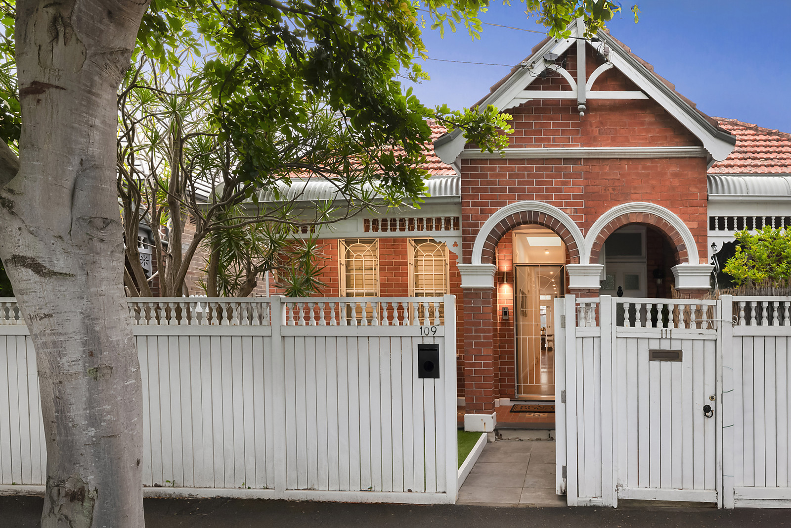 109 Pittwater Road, Manly featured