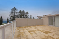 Premium48012040.jpg