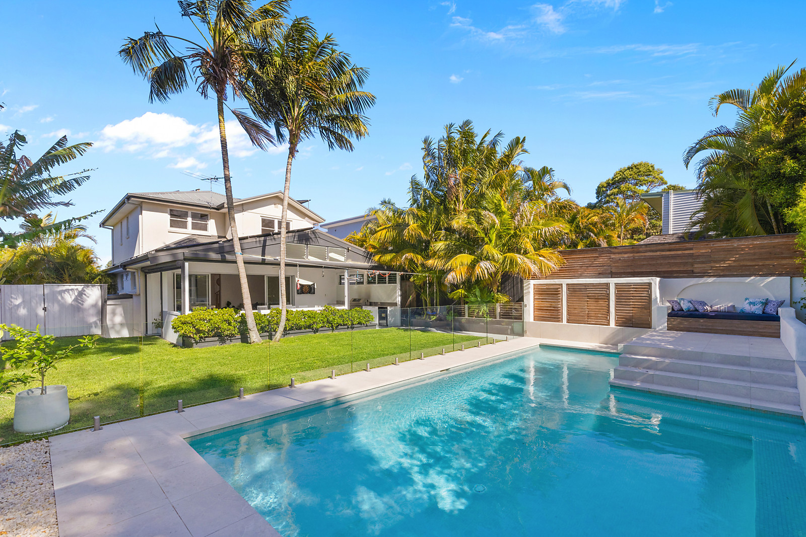 25 Waratah Street, Freshwater featured