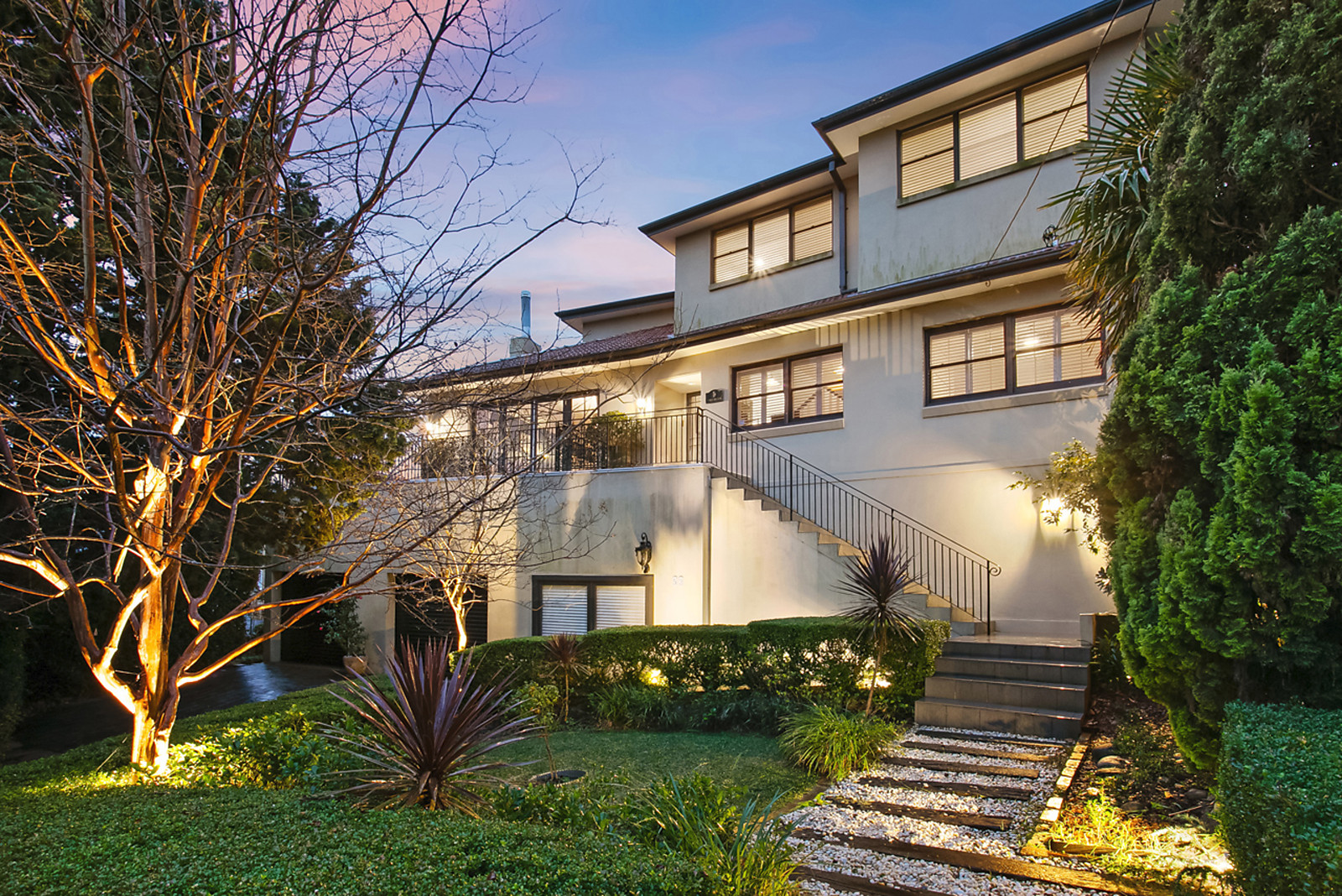 52 Ponsonby Parade, Seaforth featured