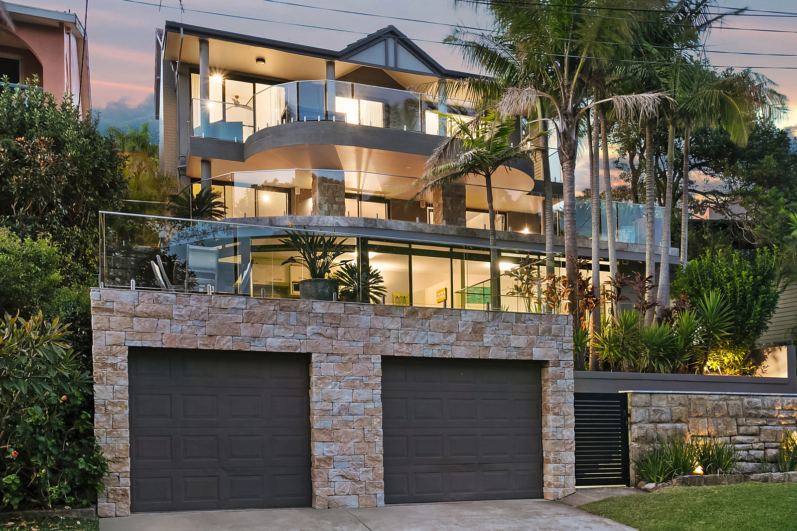 23 Bower Street, Manly featured