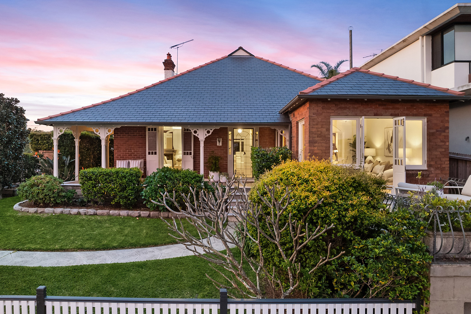 18 Fairlight Crescent, Fairlight featured