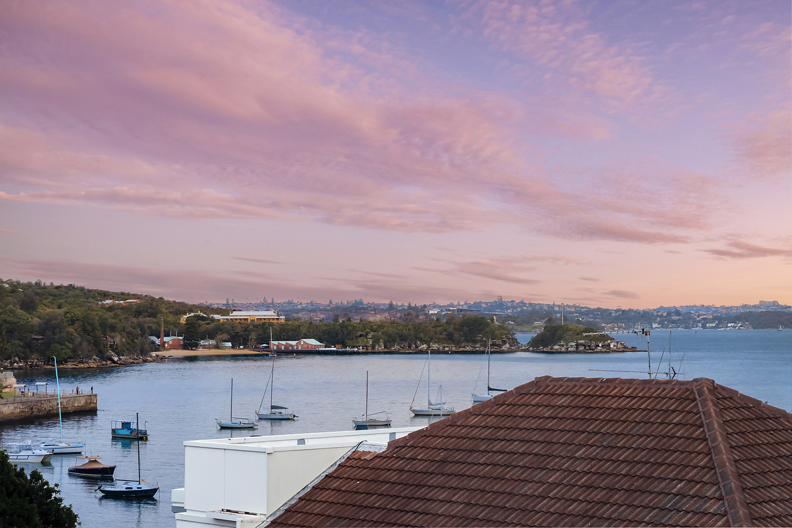 2/24 Stuart Street, Manly featured